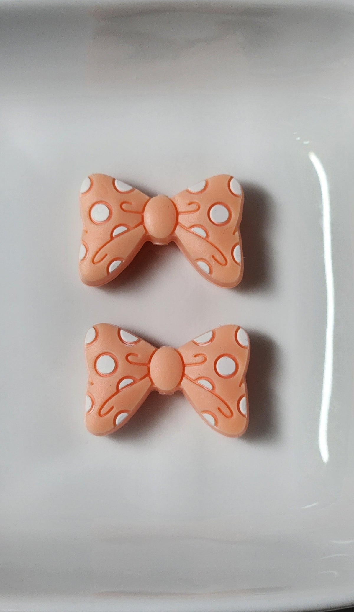 Bow Silicone focal beads